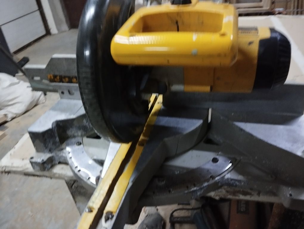 Sprzedam ukośnice DeWalt dw712-qs