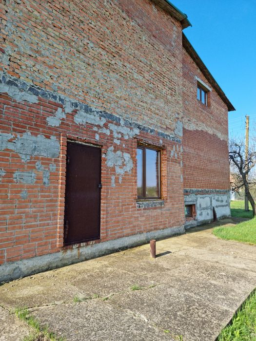 Продам будинок 180 кв. з  ділянкою 25сот по ціні квартири.