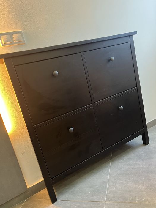 Sapateira de parede usada