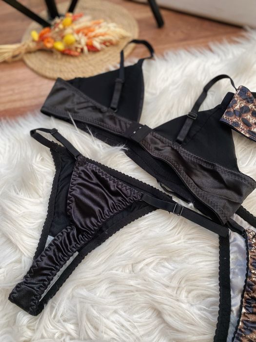 Комплект білизни чашка А, бюстгальетр і трусики