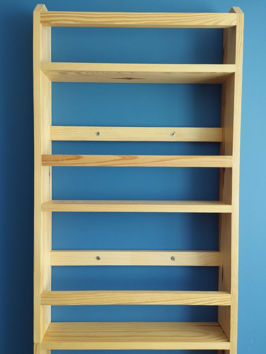 Wąski regał/ półki/ biblioteczka na książeczki
