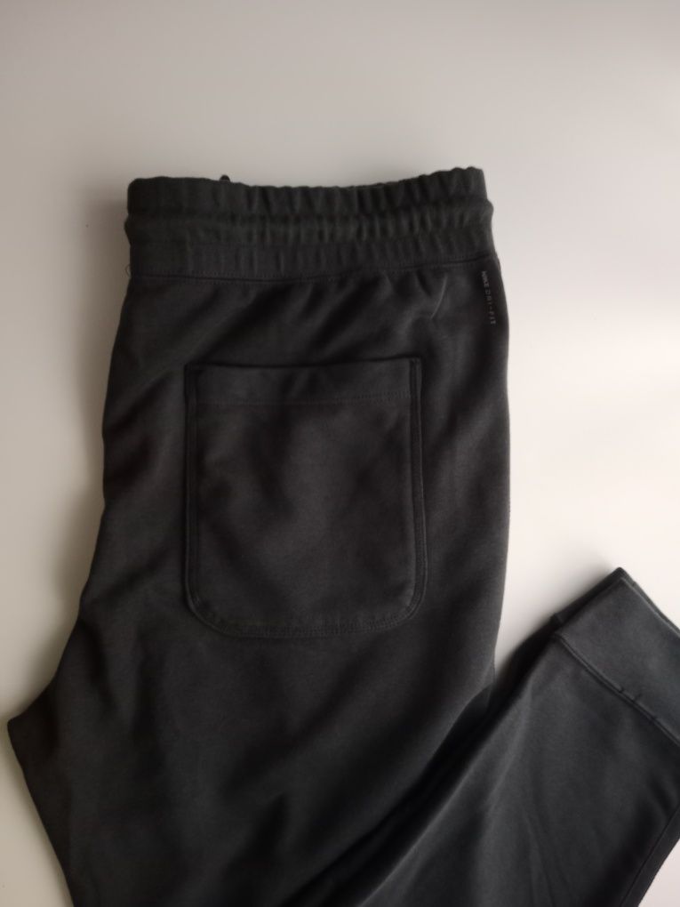 Nowe spodnie Nike Dri-Fit XL ciemny szary wchodzący w czarny