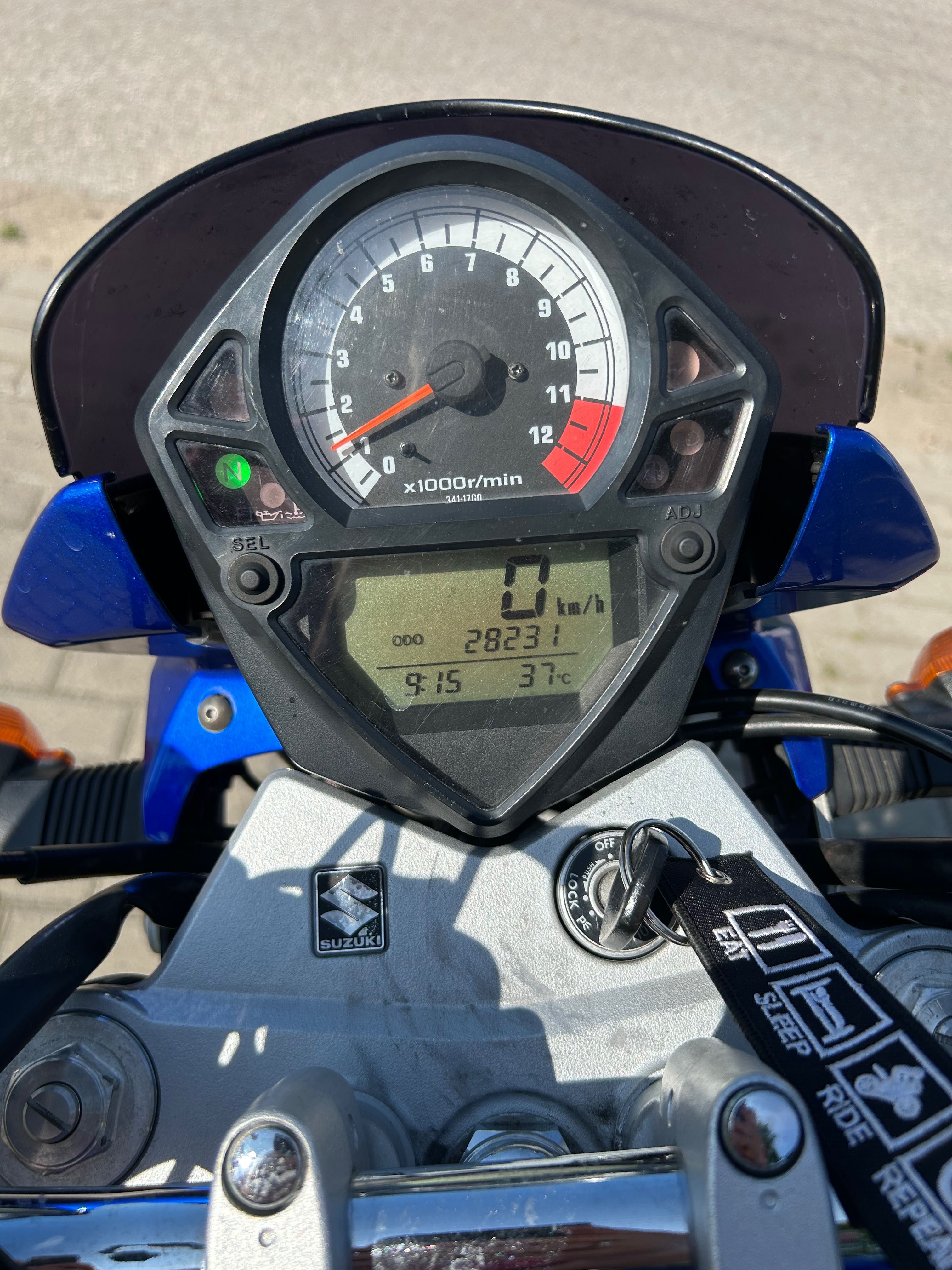 Suzuki sv650N przygotowany do sezonu na wtrysku paliwa