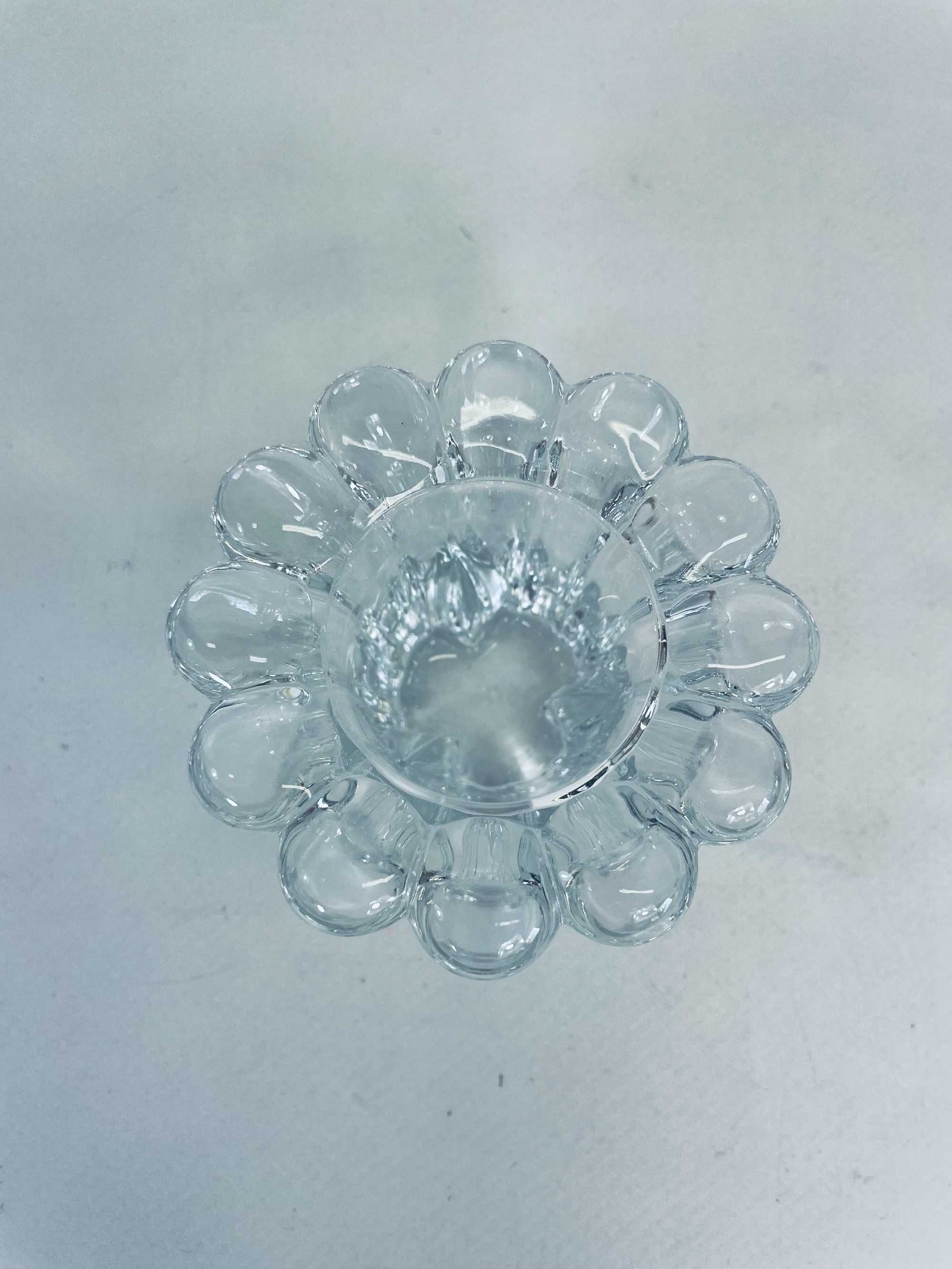 Świecznik szklany w kształcie kwiatka włoski Borginovo Iraly