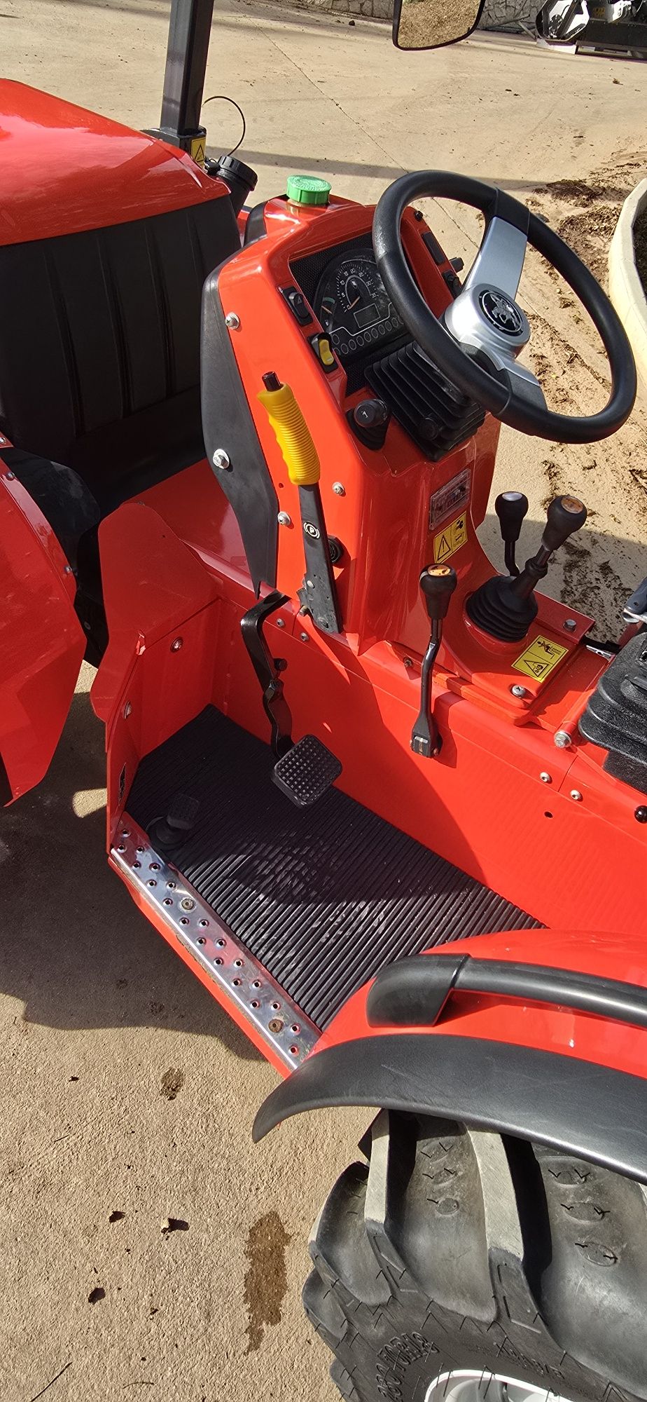 Trator António carraro trx 5800
