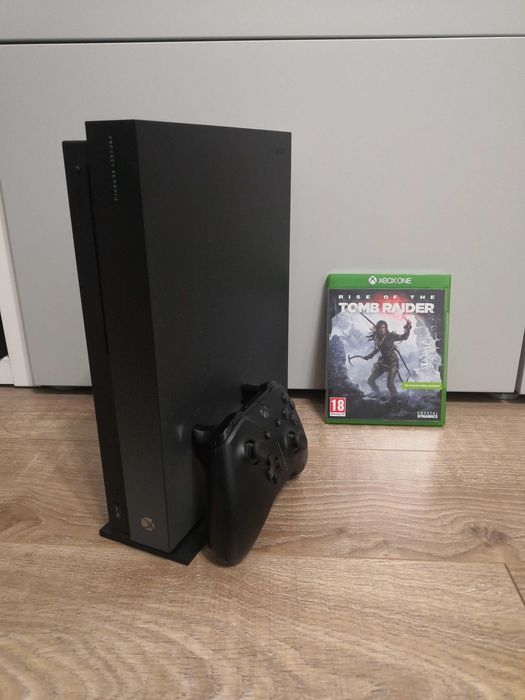 Xbox One X Scorpio Edition 1 TB + Pad + Gra Rise of the Tomb Raider