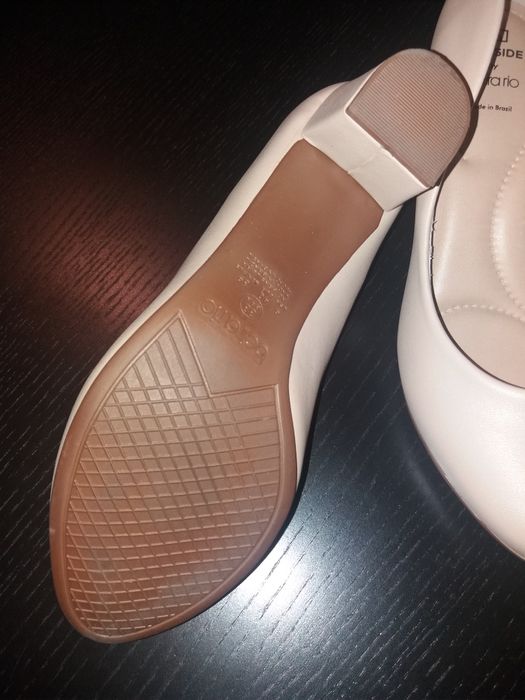Sapatos Bege Novos