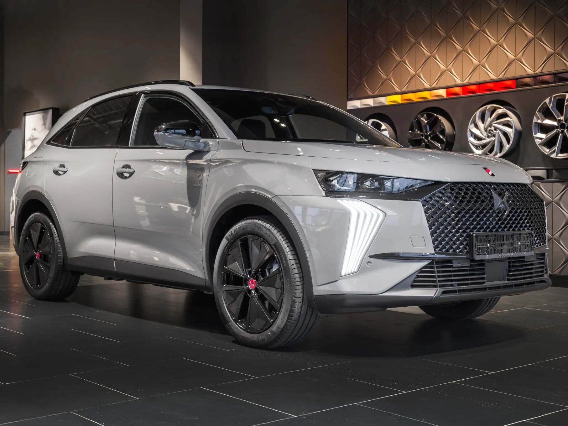 DS Automobiles DS 7 Crossback DS Automobiles DS 7 Crossback 1.6 E-Tense 4x4 Performance Line +