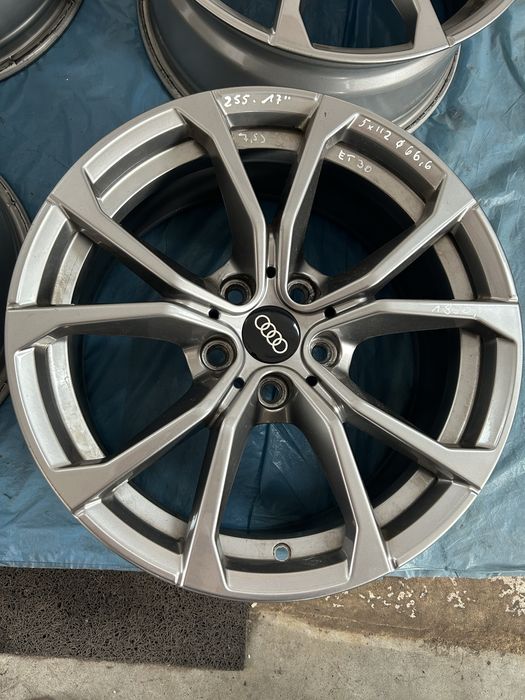 255 Felgi Aluminiowe AUDI R 17 5x112 otwór 66,6 Bardzo Ładne