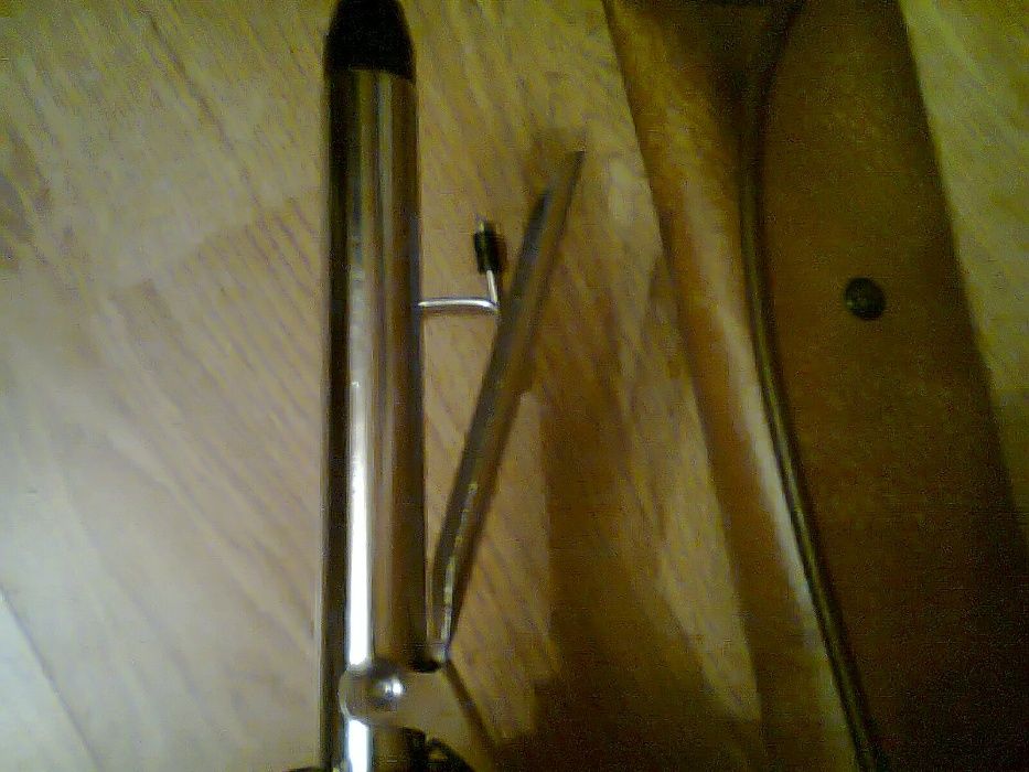 Lokówka elektryczna do włosów.