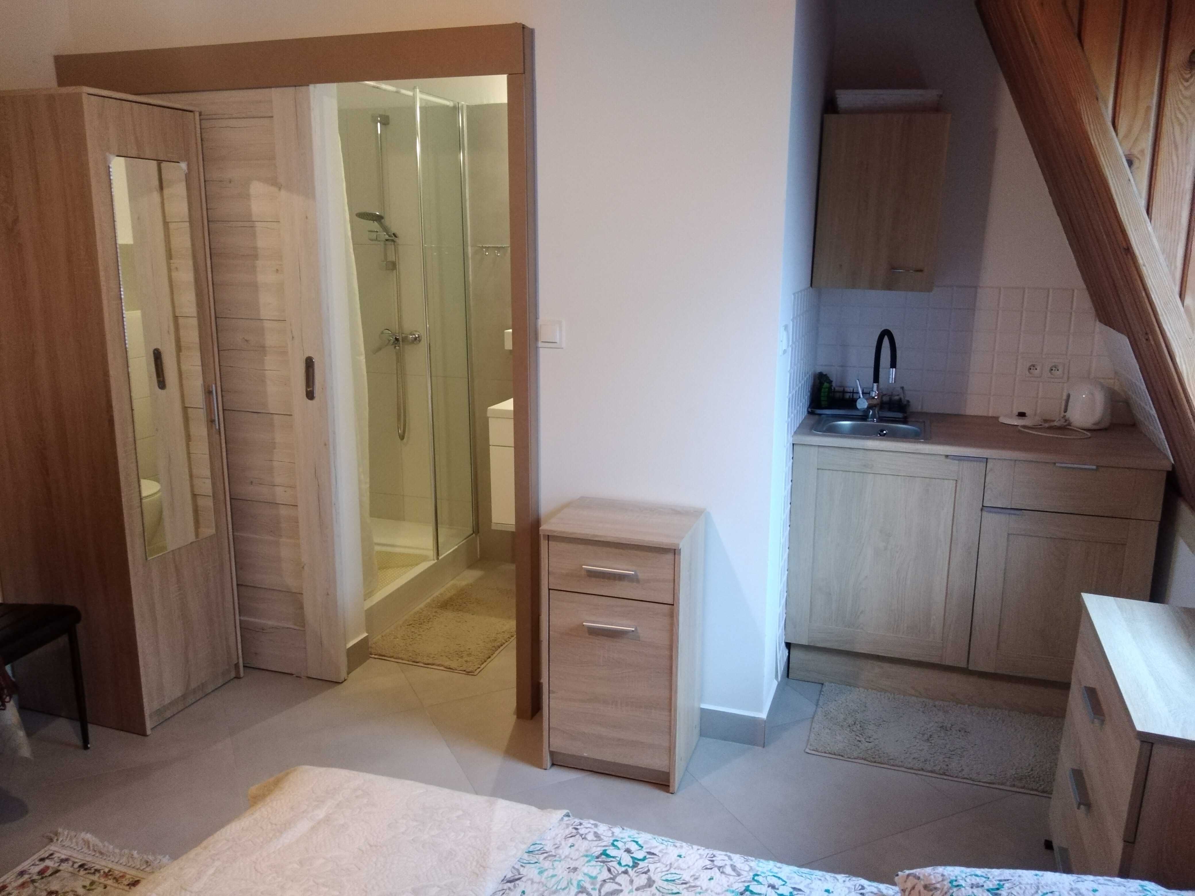 Pokoje z aneksami lub  apartament do wynajęcia  nocleg nad  morzem