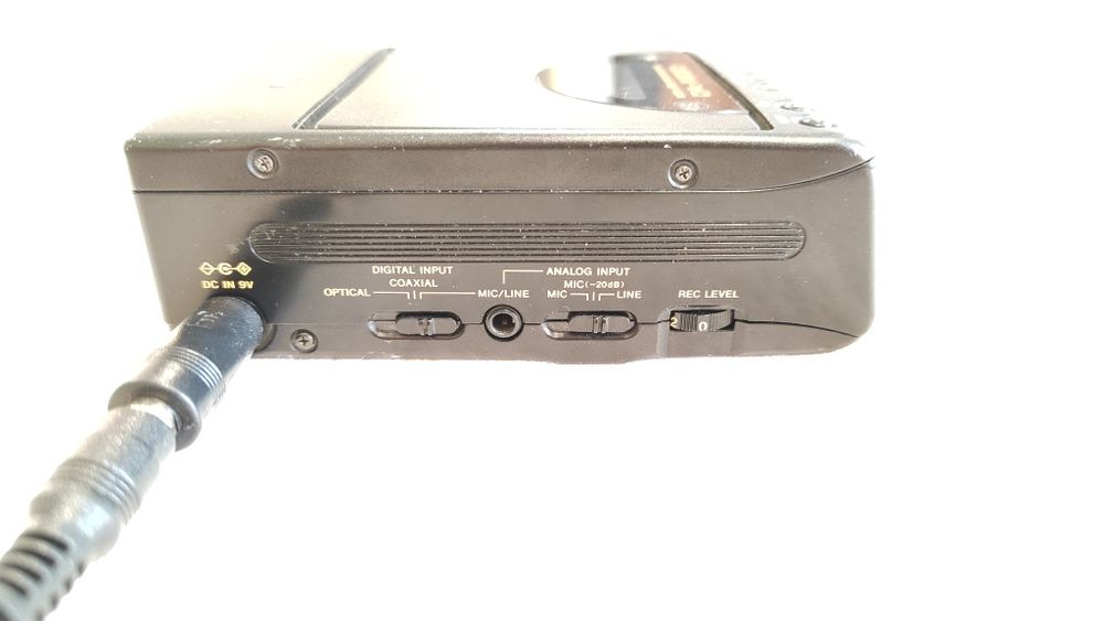 Walkman Casio DA-R100 – przenośny rejestrator/odtwarzacz DAT