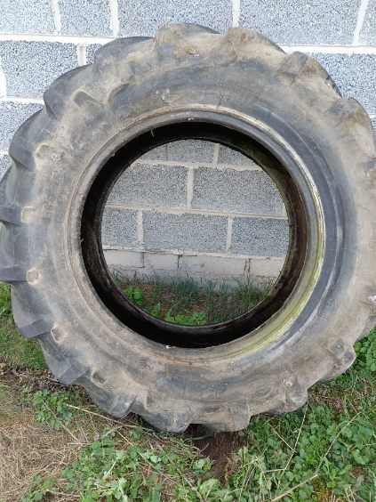 Sprzedam opony do ciągnika