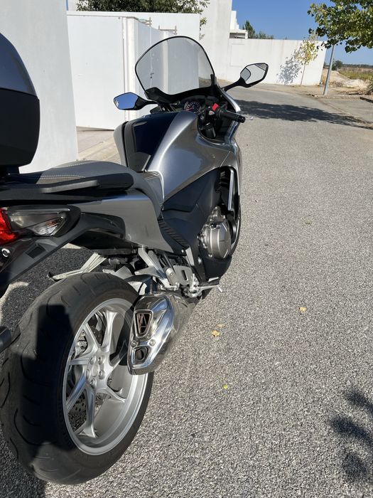 Honda vfr 1200 poucos km