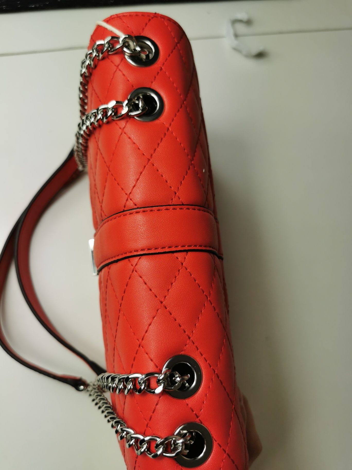 Nowa oryginalna torebka Guess Revenell Crossbody Flap czerwona