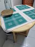 Mesa de cozinha com 2 bancos