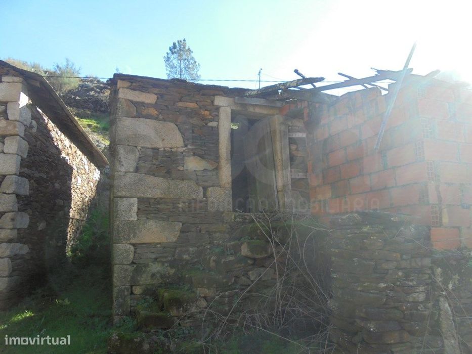 Casa para restauro em Arouca
