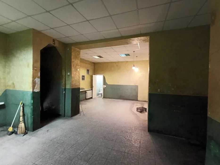 приміщення з окремим входом 89 кв.м Сирець під магазин, кафе лікарня