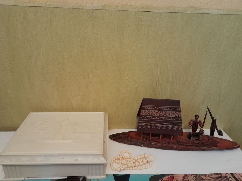 Яйцо  декоративное ваза статуэтка б/у