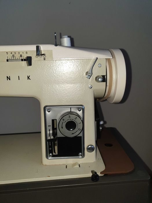 Maszyna do szycia Łucznik Tur-2 z walizką