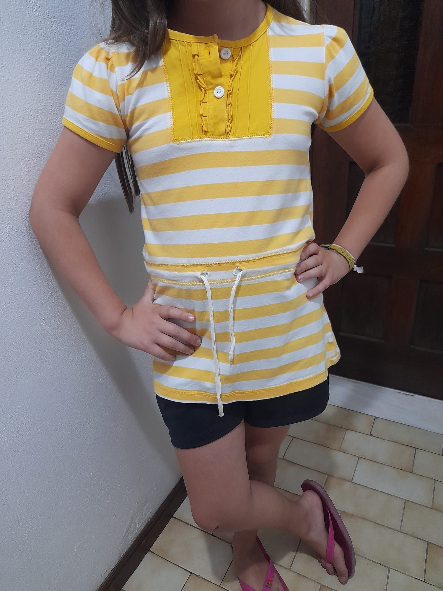 T shirt amarela riscas menina 9/10 anos