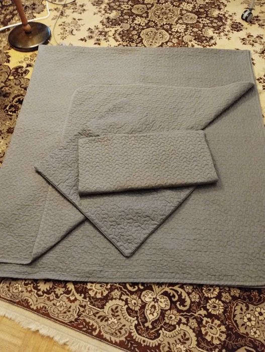 Narzuta pikowana Ikea na łózko i poduszki