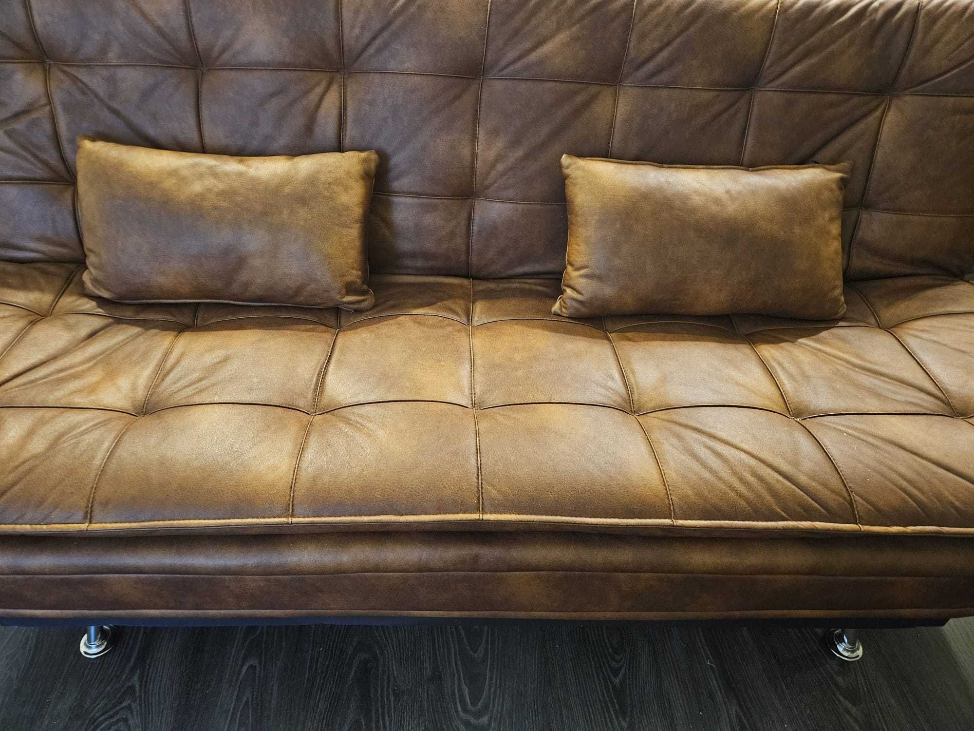 Sofá cama  3 lugares castanho vintage