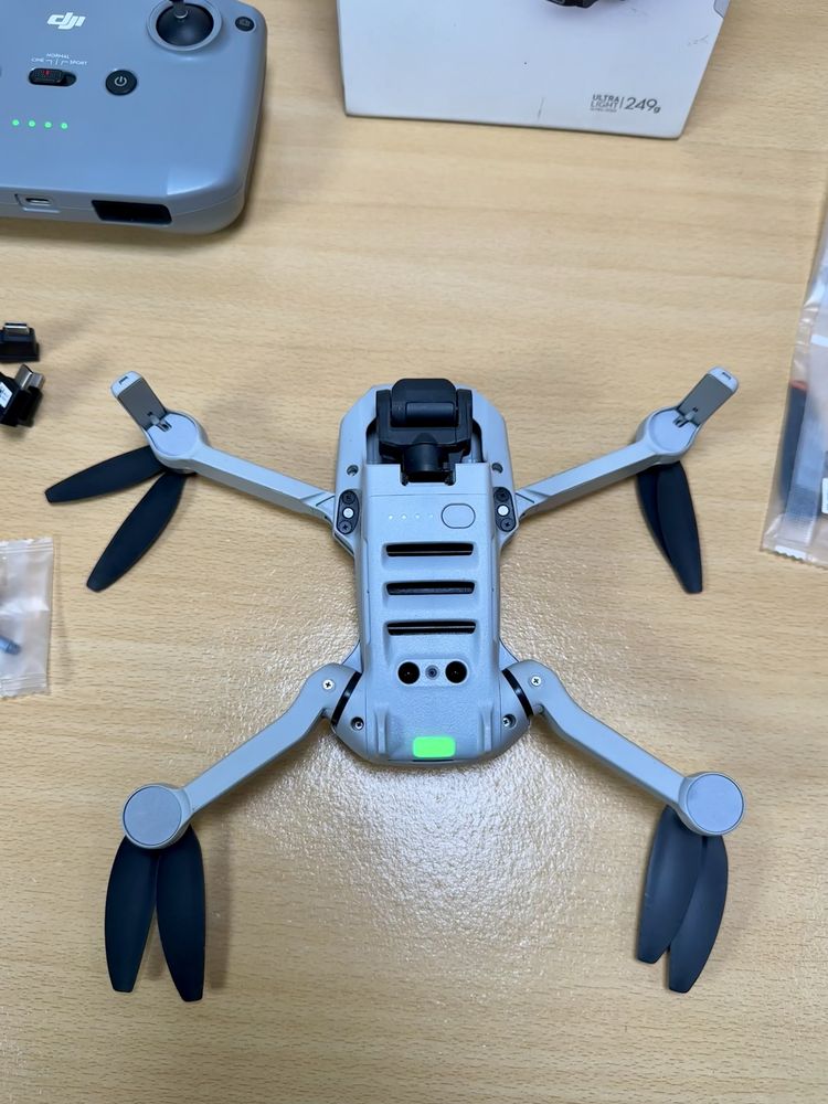 Drone DJI Mini 2 (4K - Autonomia: Até 31 min - Cinzento)
