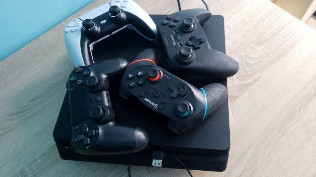 PS4 + 4 pady + Fallout 4 + chłodzenie – gotowe do gry