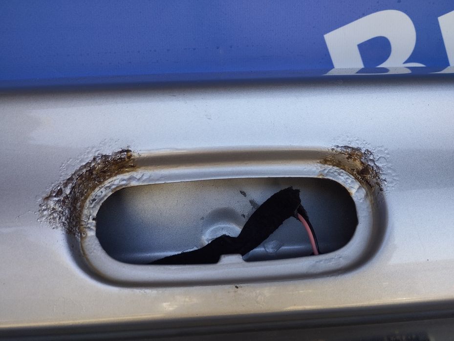 Кришка багажника Renault Trafic 2 Vivaro двери ляда Трафик Виваро