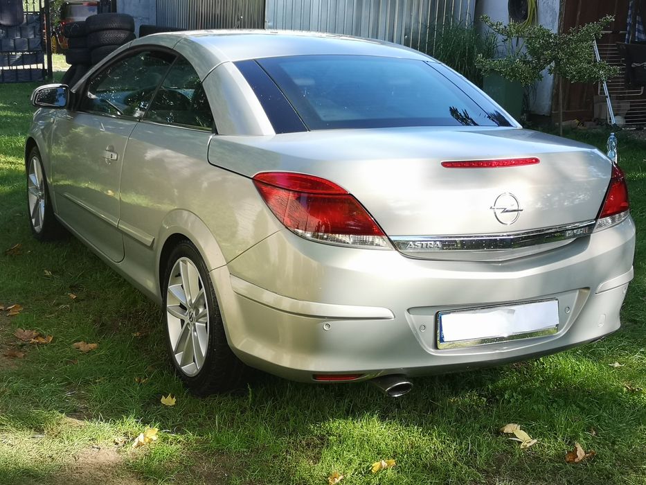 Opel Astra Cabrio Klima Alufelgi 17 Brązowe Skóry Led Parktronic Tempo