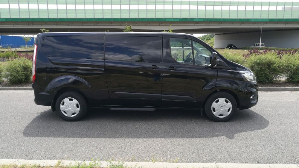 Wypożyczalnia wynajem busów busa z Ford Transit Custom AUTOMAT 8, 9 os