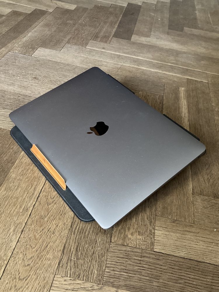 Stojak pod lapotopa / macbooka - COTEetCL invisible stand