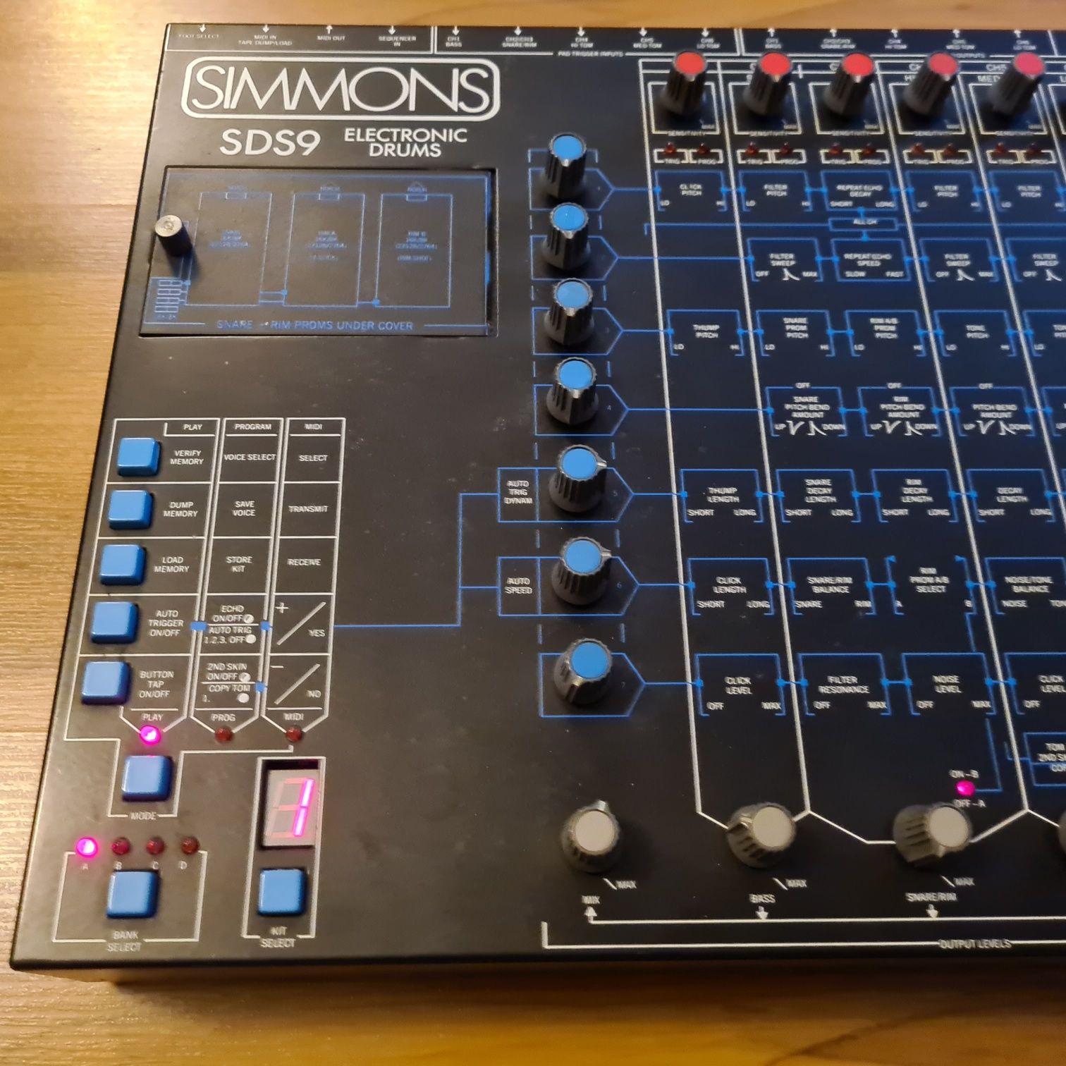 Simmons SDS9 legenda!