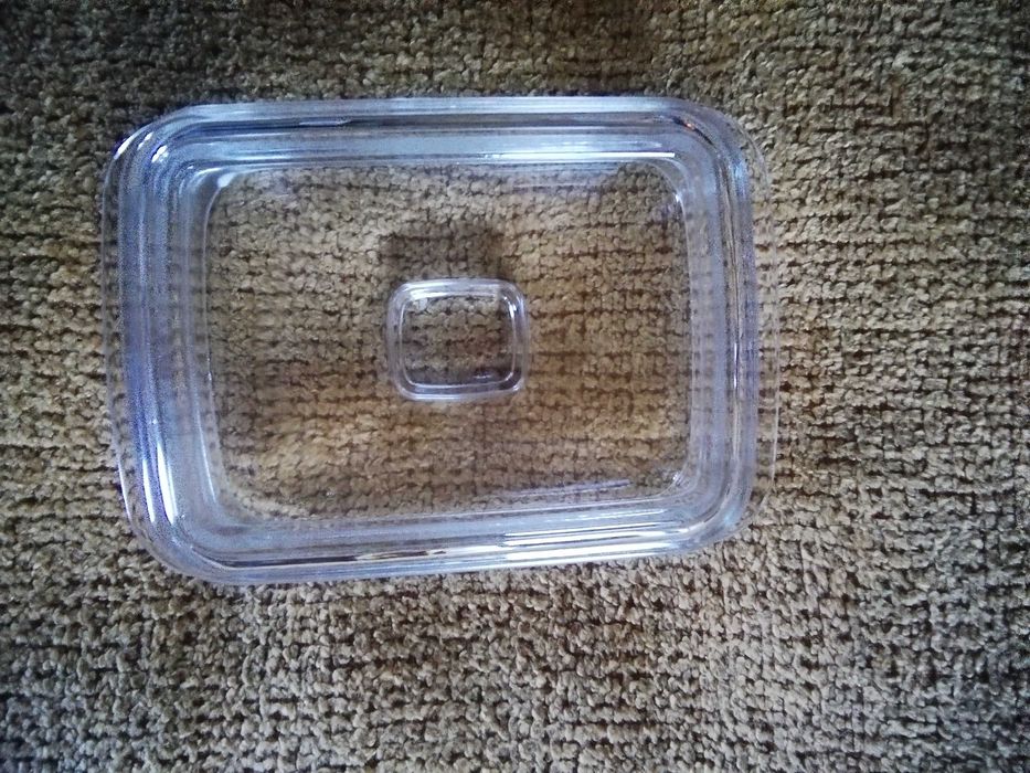 Szklana przezroczysta maselnica z pokrywką KADAX