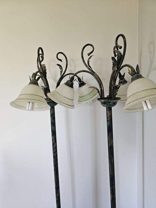 Lampy podłogowe stojące