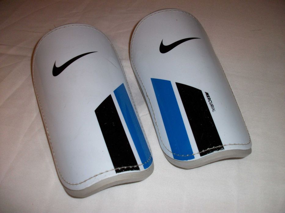Caneleiras Nike Mercurial LX