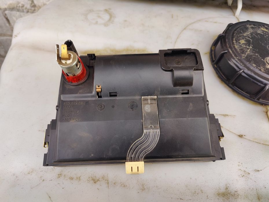 Audi A8 D2 popielniczka zapalniczka schowek