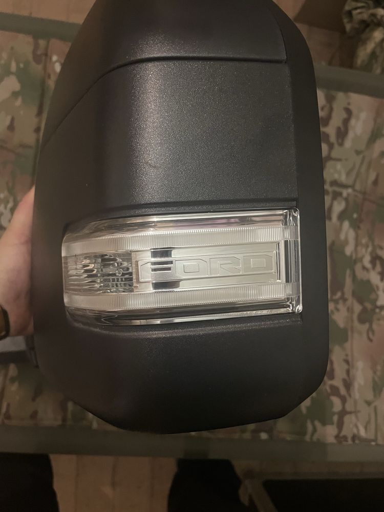 Продам зеркала на Ford F-150,250,350.Комплект
