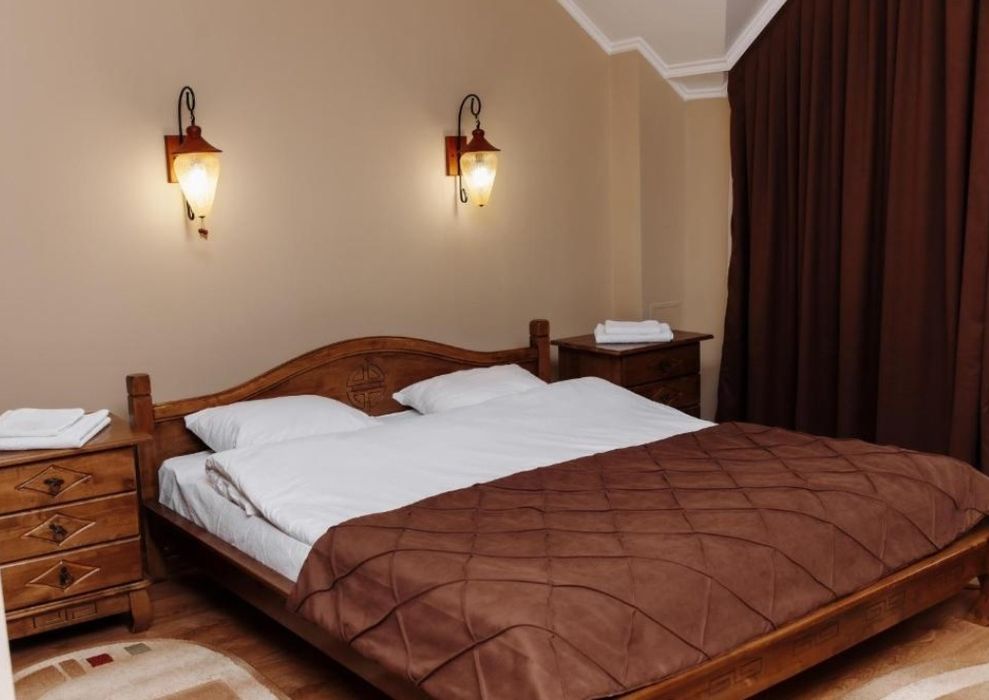 Готель Близниці торгово розважальний комплекс