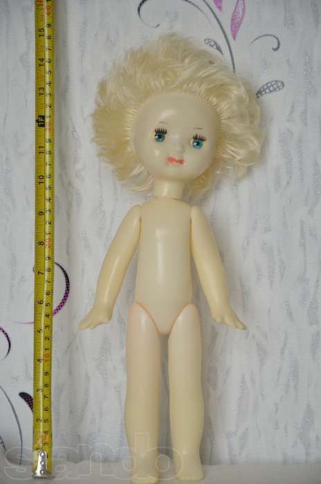 Детская пластмассовая кукла 70-х советских годов (СССР) прошлого века