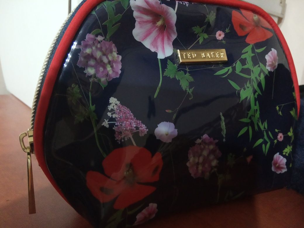 Ted Baker kosmetyczka