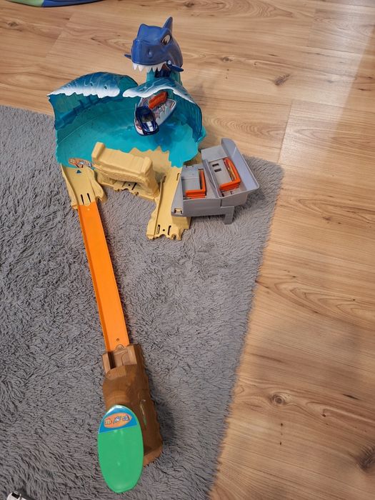 Hot wheels Atak rekina