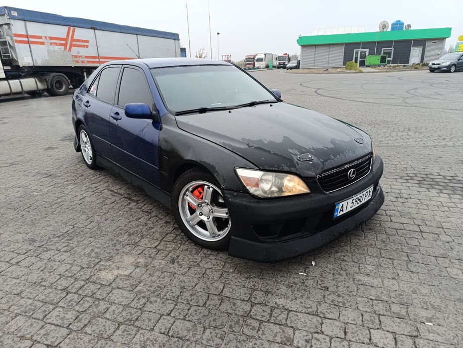 Lexus is200 gxe10
