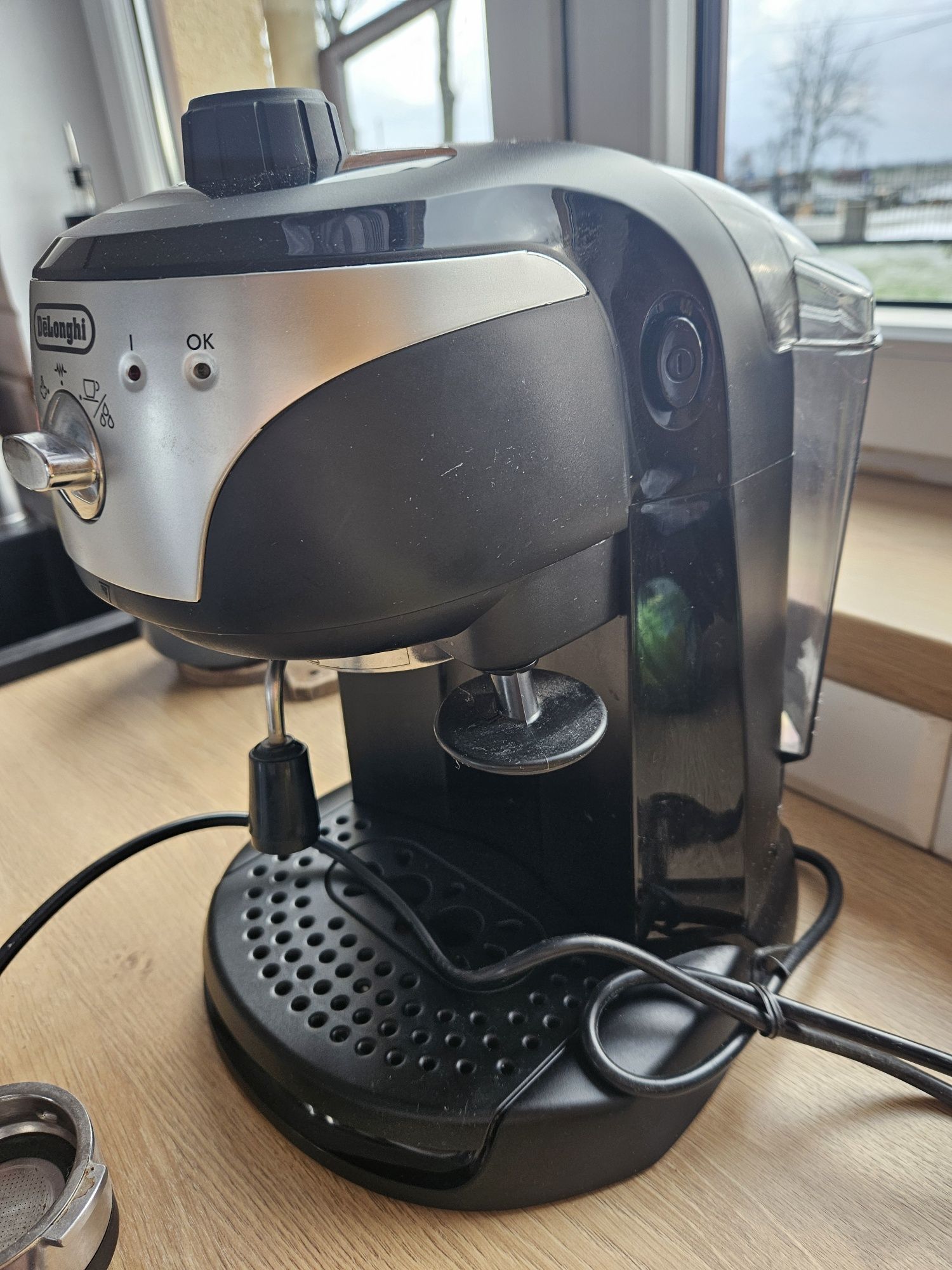 Ekspres do kawy Ciśnieniowy DeLonghi EC 221.B