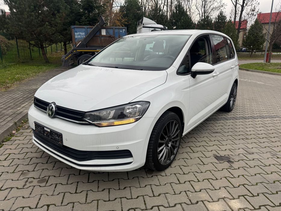 Volkswagen Touran Vw Touran benzyn 7 osobowa 2018r serwisowany