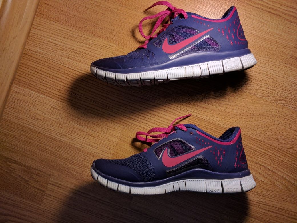 Женские кроссовки Nike Run 5