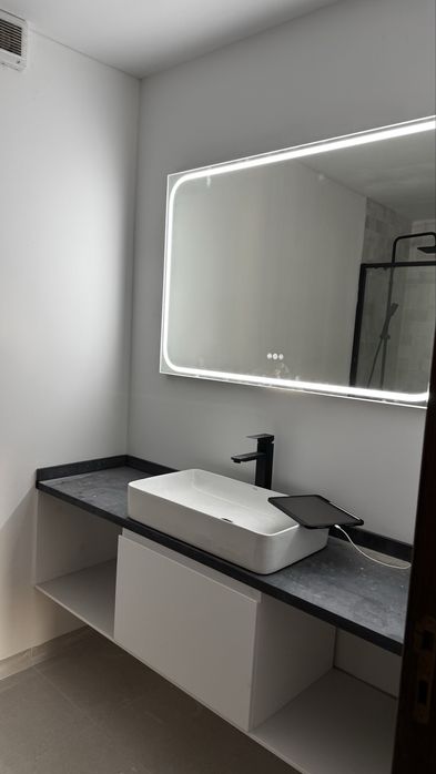 Apartamento T2, em fase final de remodelação