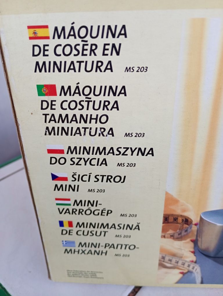 Mini maszyna do szycia