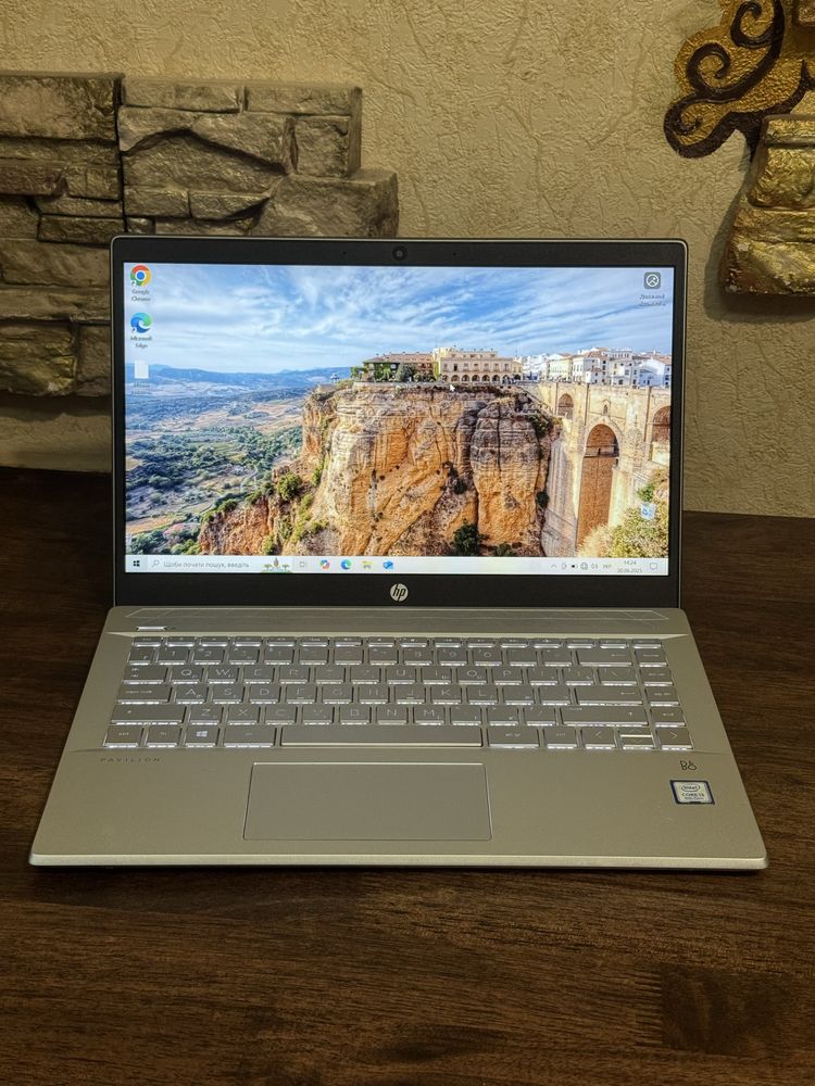 Ноутбук HP Pavilion IPS 14-ce2031ur i3 8th SSD